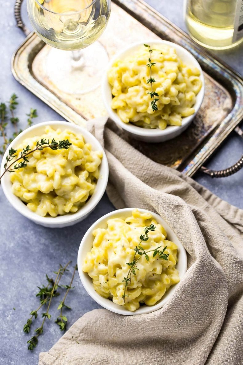 This White Cheddar Truffle Mac and Cheese Recipe is a delicious and luxurious side dish that is the perfect way to jazz up a plain old chicken dinner! 