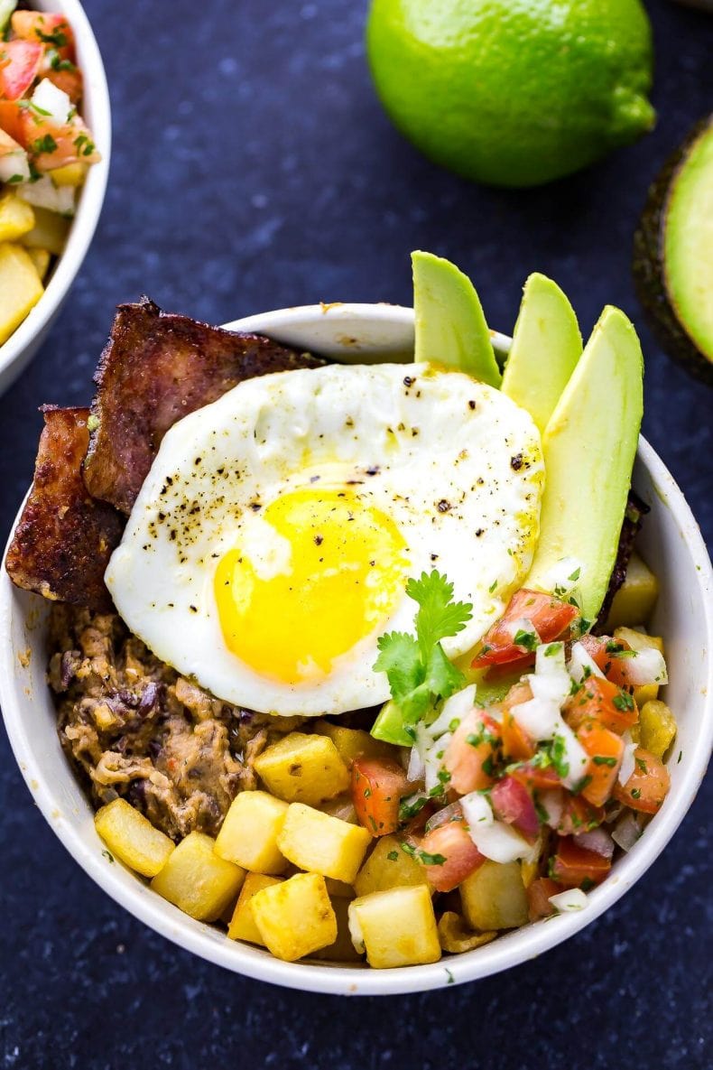 These Huevos Rancheros Breakfast Bowls are a delicious brunch idea and the kind of breakfast you'll want to wake up to every morning! Try this spin on a Mexican favourite this weekend!