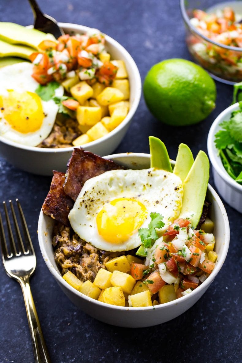 These Huevos Rancheros Breakfast Bowls are a delicious brunch idea and the kind of breakfast you'll want to wake up to every morning! Try this spin on a Mexican favourite this weekend!