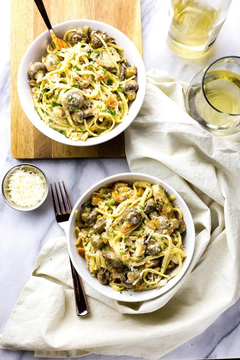 This Linguine Chicken Tetrazzini is a delicious and luxurious pasta dish filled with roasted garlic mushrooms, bruschetta, fresh parsley and grilled chicken!