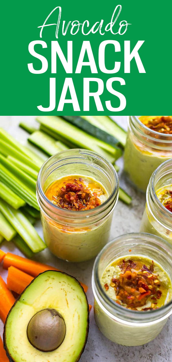 Avocado Hummus Snack Jars are a healthy snack high in fibre and good fats! Enjoy on-the-go with veggies and crackers. #snackjars #avocadohummus