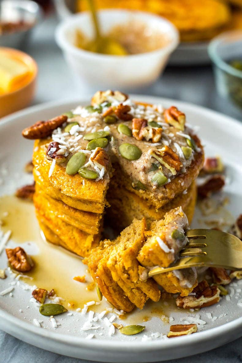 5-Ingredient Pumpkin Protein Pancakes 