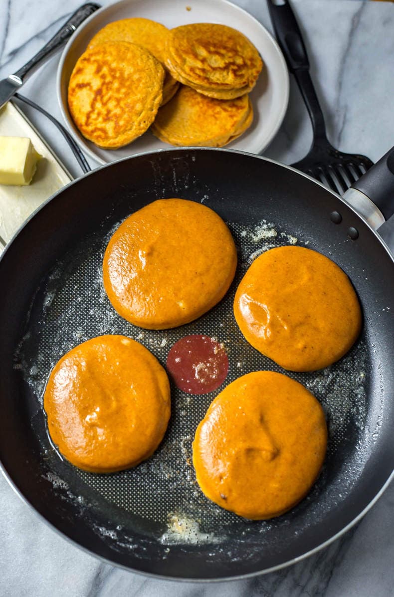 5-Ingredient Pumpkin Protein Pancakes