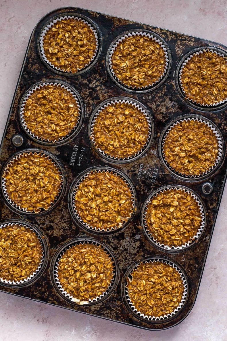 Meal Prep Gingerbread Oatmeal Cups