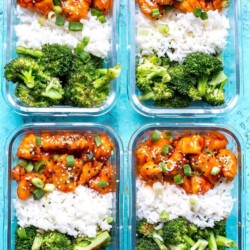 Honey Sriracha Chicken Meal Prep Bowls