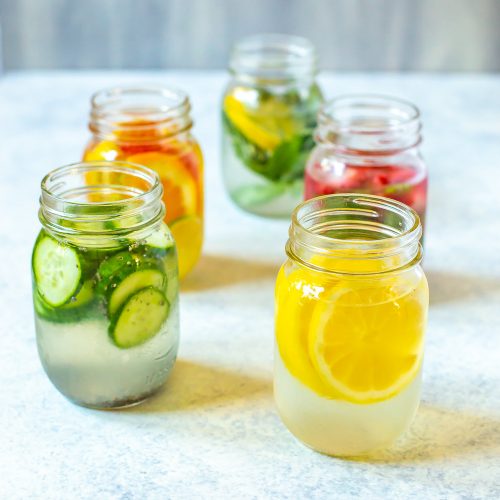 How to Make Lemon Water 5 Ways