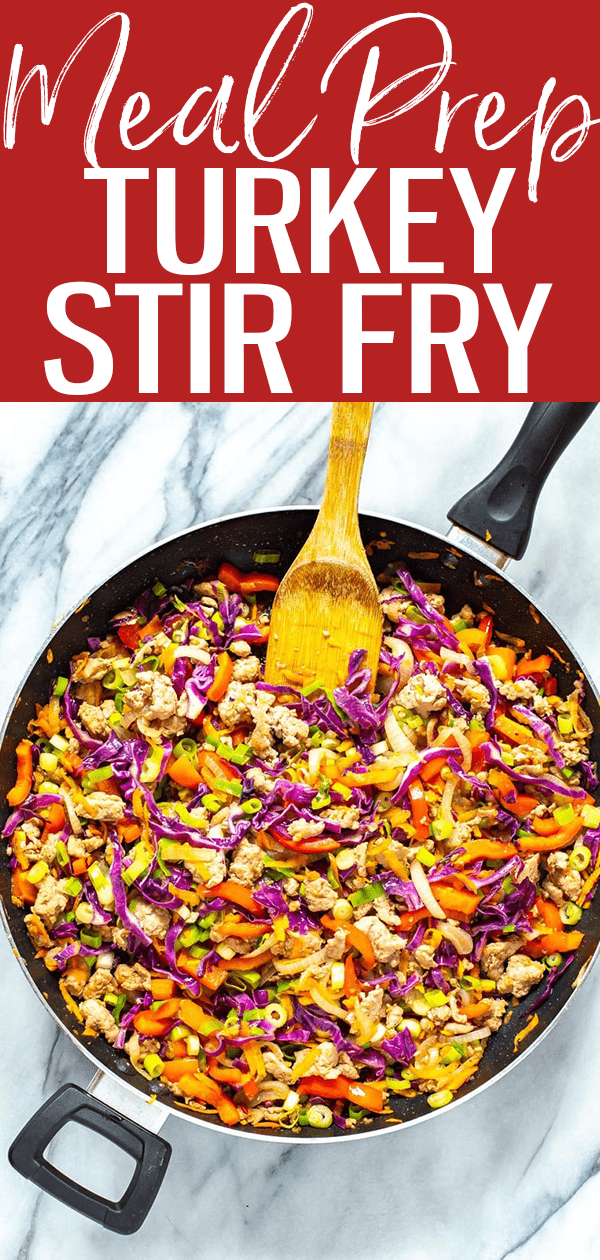 This ground turkey stir fry is the easiest recipe ever! It's low carb too - all you need is ground turkey, bell peppers, carrots and cabbage. #groundturkey #stirfry