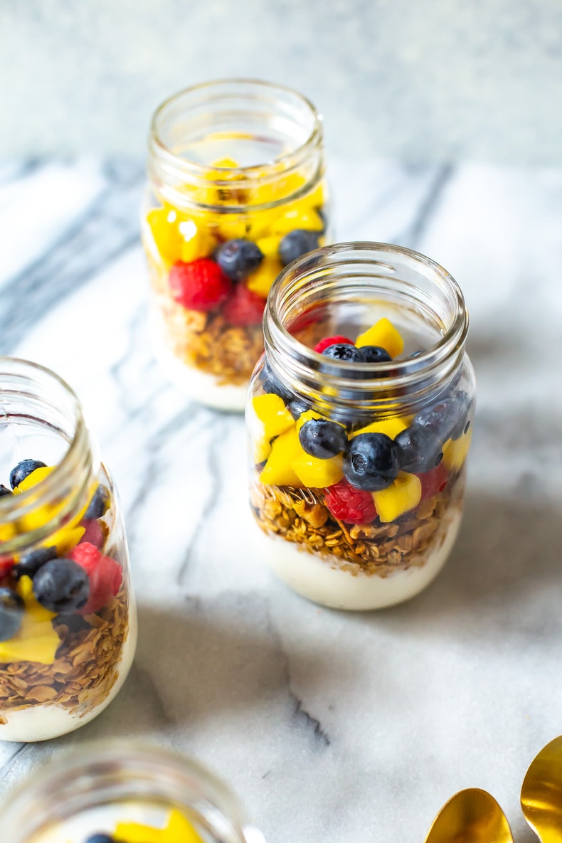 Meal Prep Fruit and Yogurt Parfaits