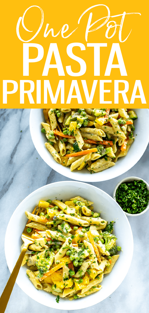 This One Pot Pasta Primavera is a 30-minute dinner that's packed with fresh vegetables and an easy creamy parmesan sauce. #pastaprimavera #onepotpasta