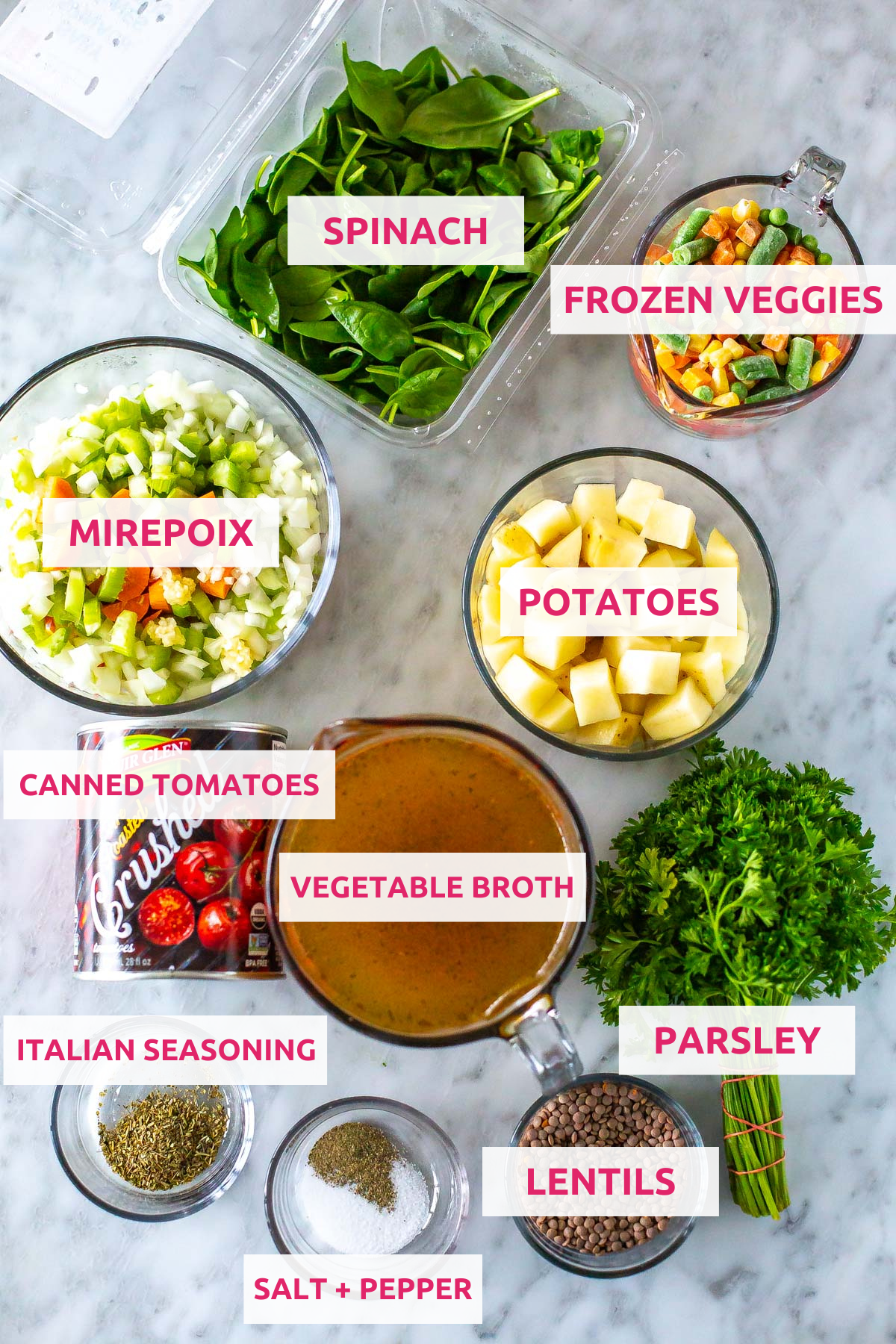 Ингредиенты для овощного супа в мультиварке: шпинат, замороженные овощи, мирапуа, картофель, консервированные помидоры, овощной бульон, петрушка, итальянская приправа, чечевица, соль, перец.