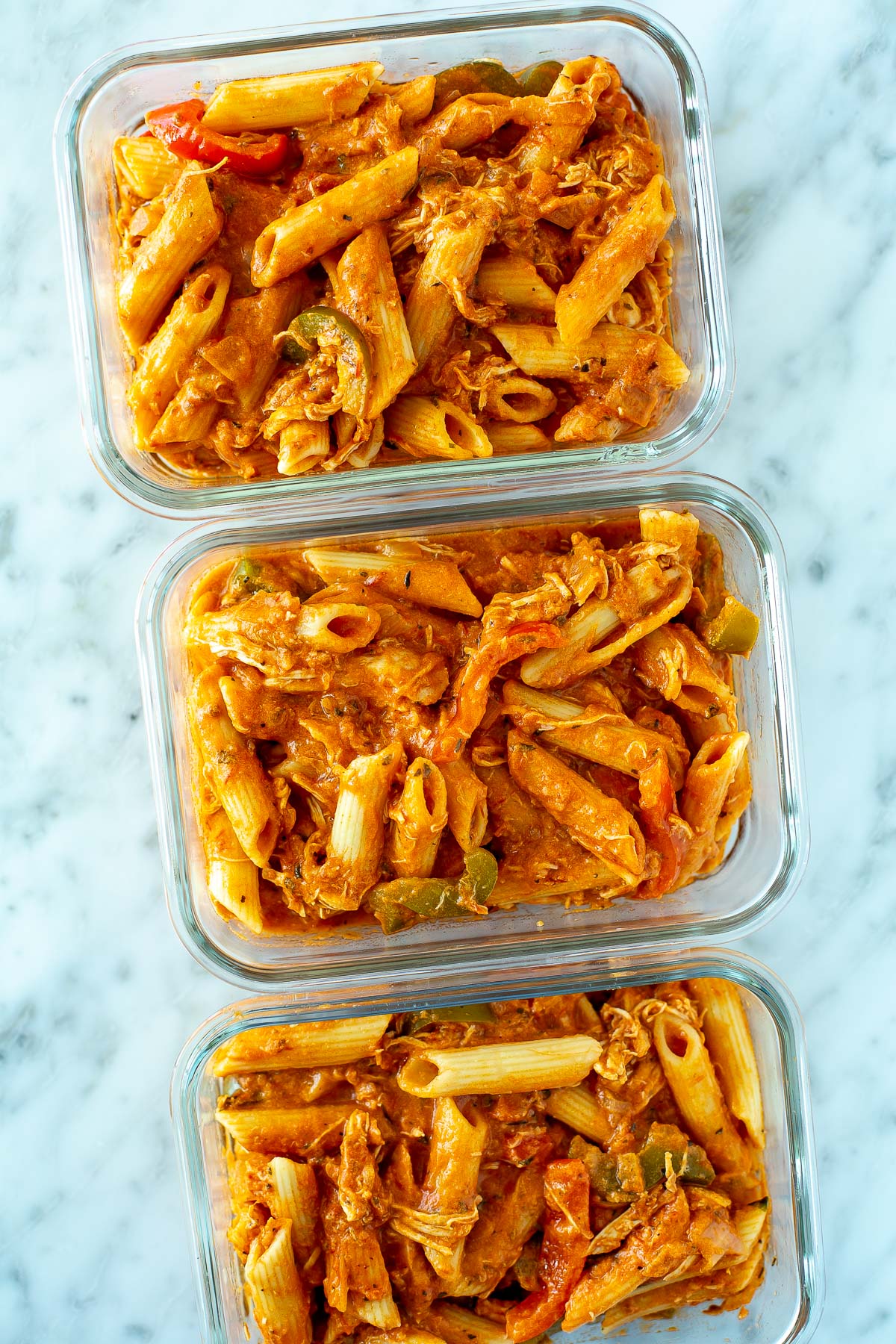 Crockpot chicken pasta in meal prep containers