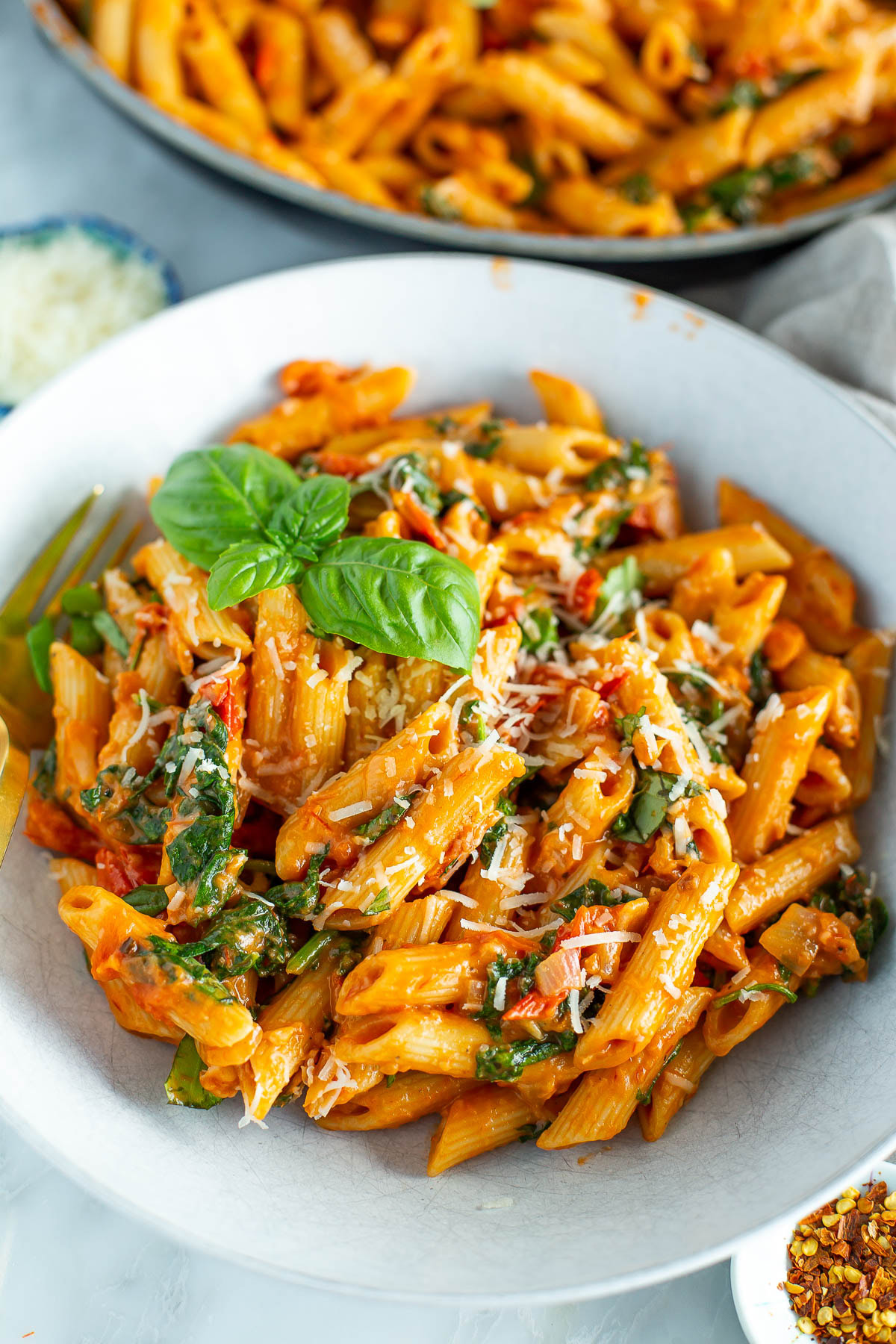 Creamy tomato and spinach pasta