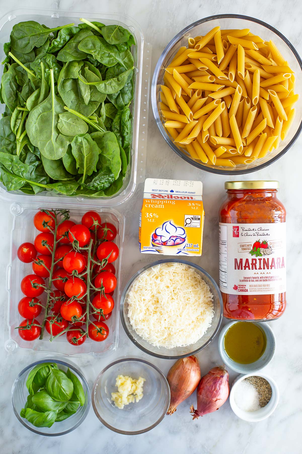 Creamy tomato and spinach pasta ingredients